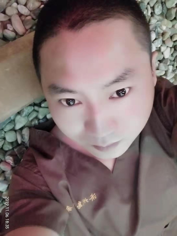 红枫叶的第一张照片--宿州相亲服务中心