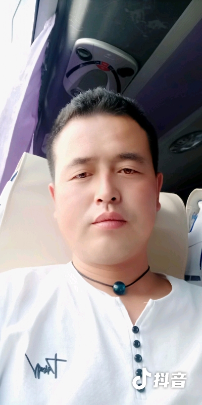瞬间被爱上的第一张照片--宿州相亲服务中心
