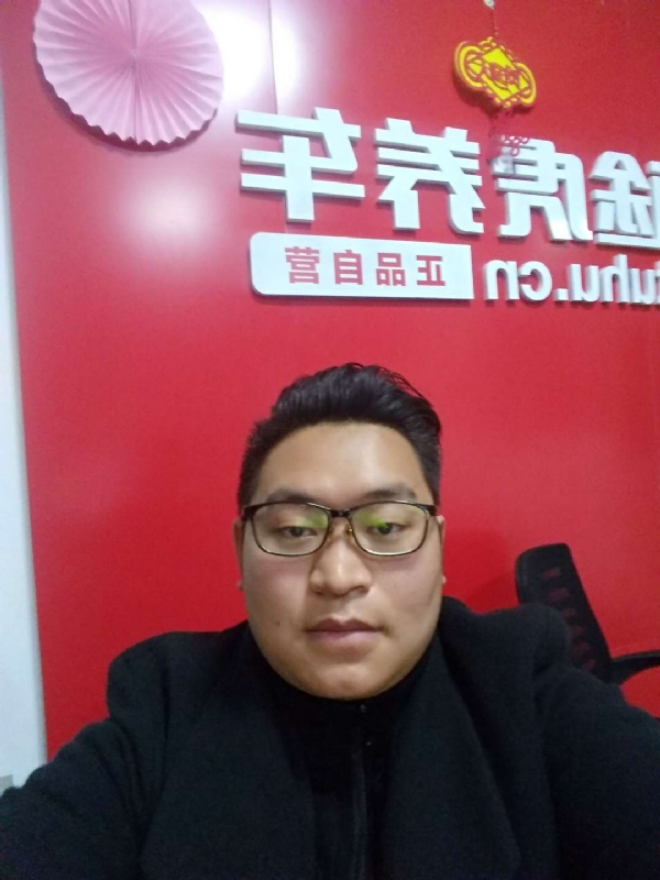 向上倾斜45度的第一张照片--宿州相亲服务中心