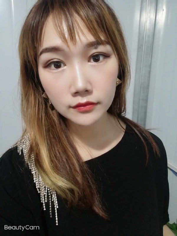艾薇的第四张照片--宿州相亲服务中心