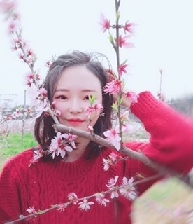 小桌子的第一张照片--宿州相亲服务中心
