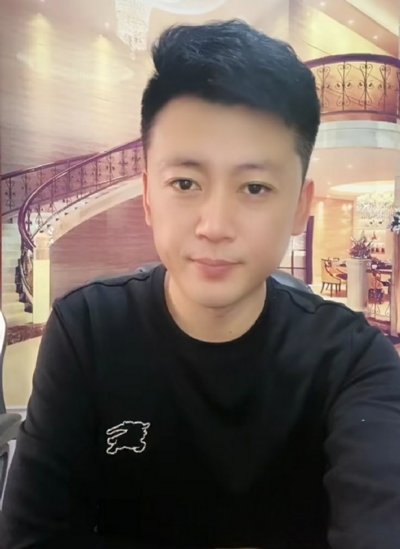 屋顶拾荒人的第三张照片--宿州相亲服务中心