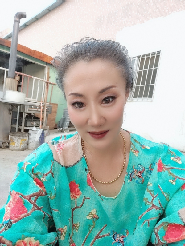 燕子的第三张照片--宿州相亲服务中心