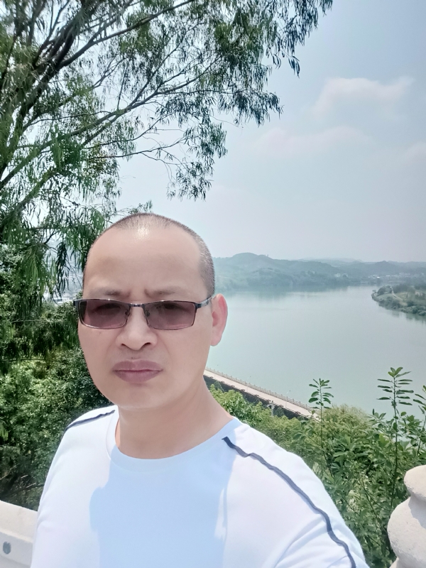 随缘随性的第一张照片--宿州相亲服务中心