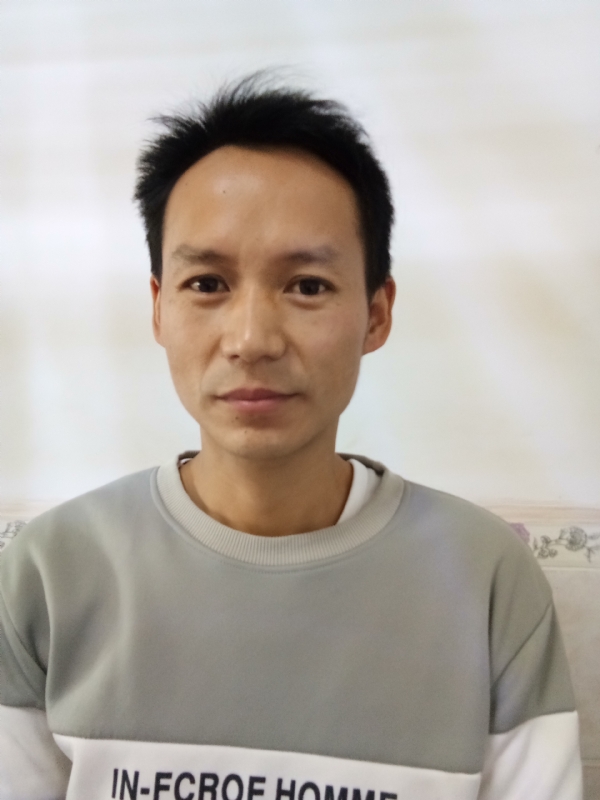 单亲爸爸的第一张照片--宿州相亲服务中心