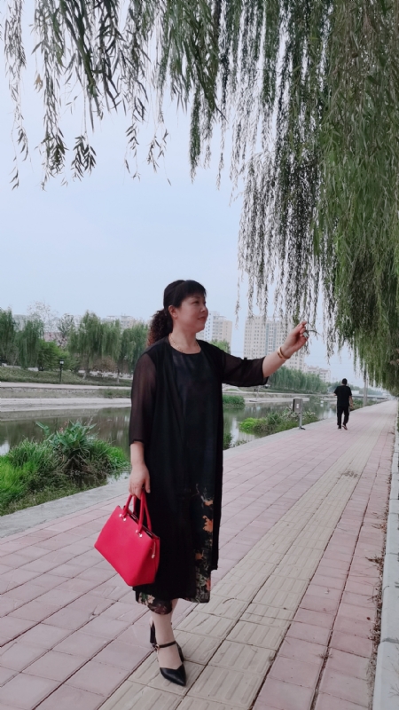周本玲的第一张照片--宿州相亲服务中心