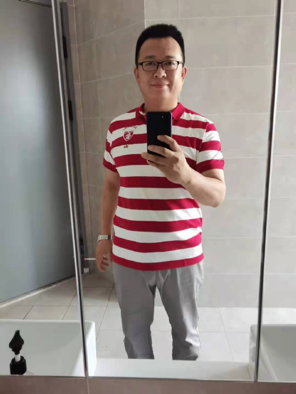 行走的打桩机的第一张照片--宿州相亲服务中心