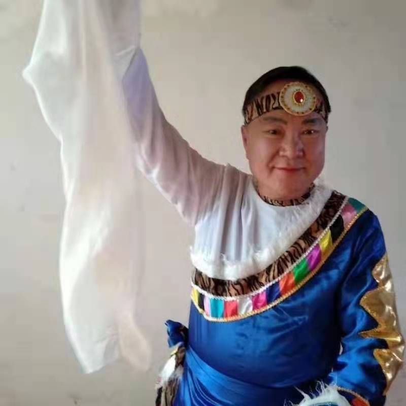 走在冷风中的第一张照片--宿州相亲服务中心