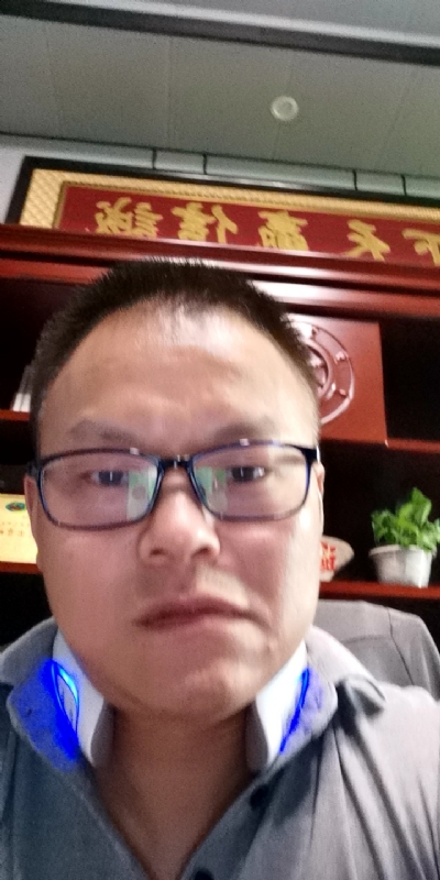 模具工匠的第一张照片--宿州相亲服务中心