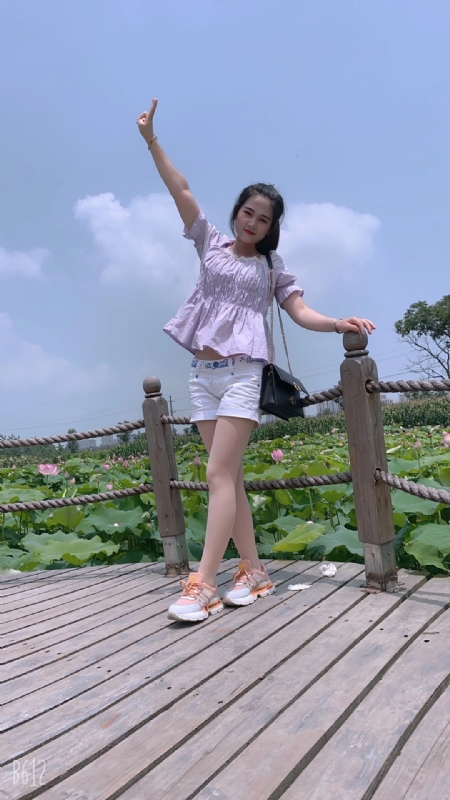 秋水伊人的第一张照片--宿州相亲服务中心