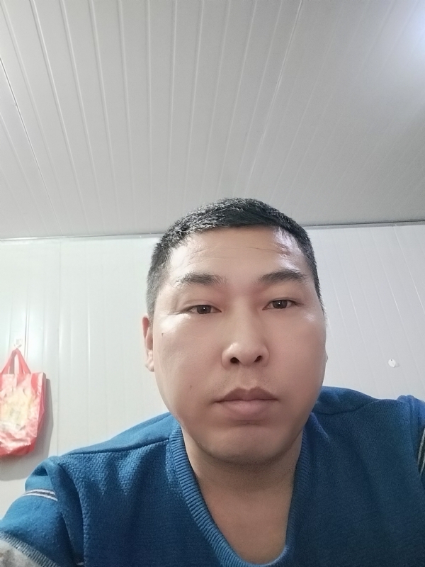 开着拖拉机去兜风的第一张照片--宿州相亲服务中心