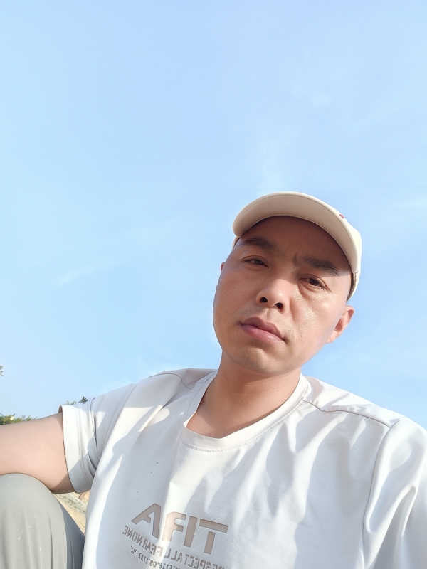 哥哥的第一张照片--宿州相亲服务中心