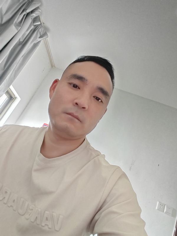 小锋的第一张照片--宿州相亲服务中心