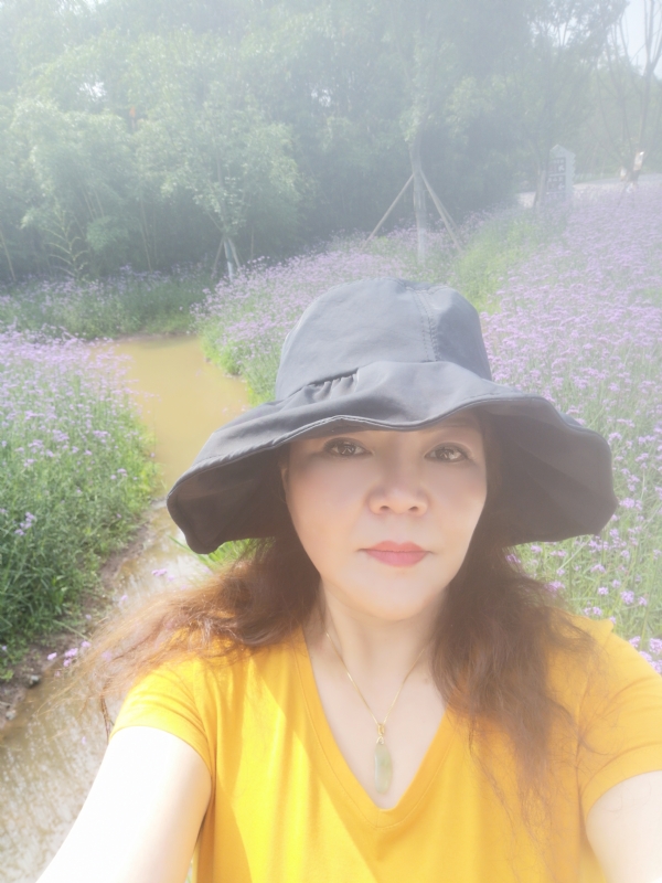 宛霞的第三张照片--宿州相亲服务中心