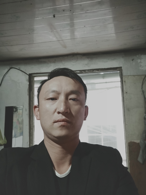放弃爱你的第一张照片--宿州相亲服务中心