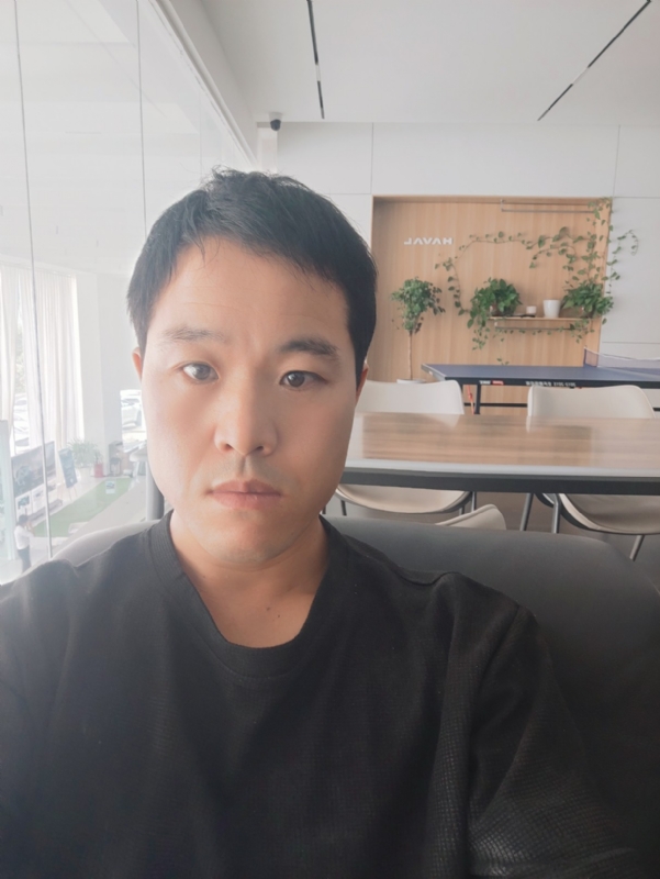 吊挂看风景的第一张照片--宿州相亲服务中心