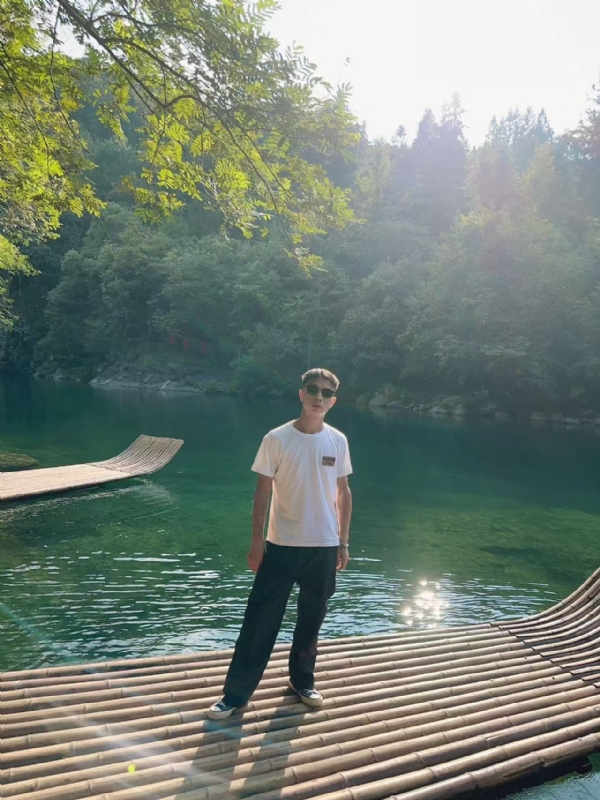 林言的第二张照片--宿州相亲服务中心