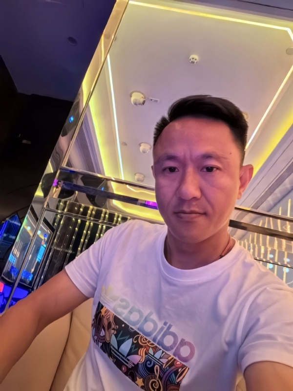 辞岸的第一张照片--宿州相亲服务中心