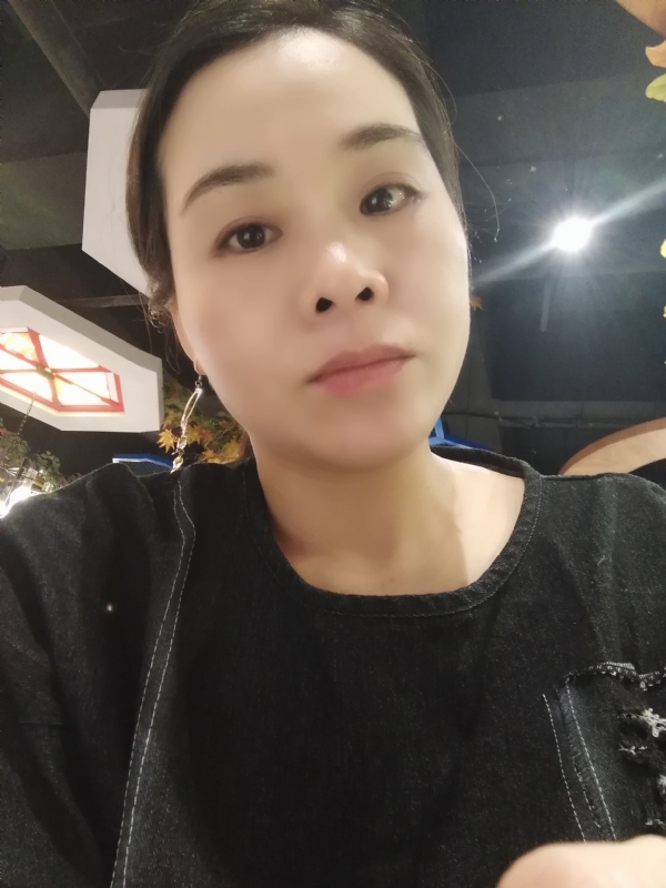 喜欢黑巧的第一张照片--宿州相亲服务中心